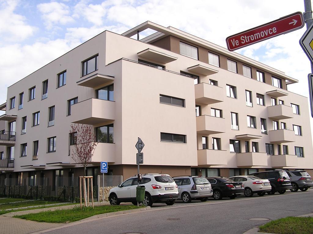 Gonda Apartments Градец-Кралове Экстерьер фото